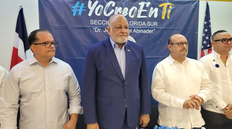 Roberto Fulcar, fue recibido en la Seccional Florida Sur del PRM 