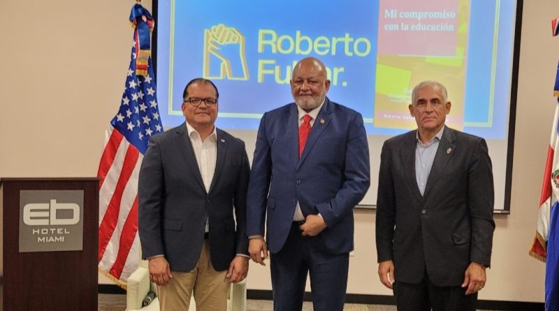 Roberto Fulcar presenta en Miami su libro «Mi compromiso con la educación»