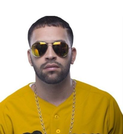 Boy Wonder CF, es el destacado dominicano de Nueva York, Manuel Alejandro Ruiz, también conocido como el Chico Maravilla, dentro de la música urbana especialmente en el reggaeton.