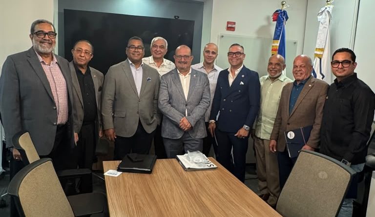 La Dirección del Index de Miami participa con un staff de educadores de forma remota en la Consulta Nacional para el Futuro de la Educación Dominicana
