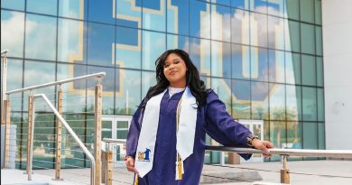 Charina Martínez Hurtado, se graduó Summa Cum Laude como licenciada en psicología en Florida International University 