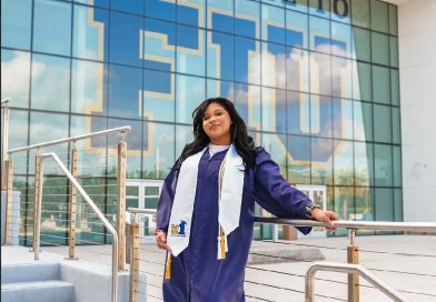 Charina Martínez Hurtado, se graduó Summa Cum Laude como licenciada en psicología en Florida International University 