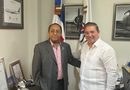 Dirección del Diario Ultramar en la persona del periodista Norberto Martínez, entregan propuesta para la creación de la Superintendencia de Aviación Civil (SAC).