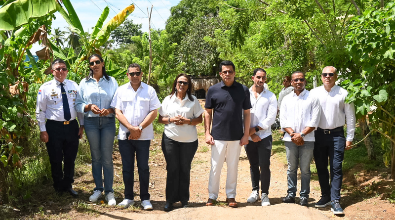 Ministerio de Turismo inicia nuevas obras viales en Arroyo Barril, Samaná