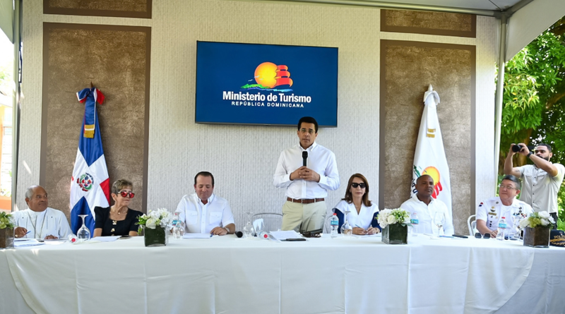 Ministro David Collado deja iniciadas obras en Maimón, Puerto Plata